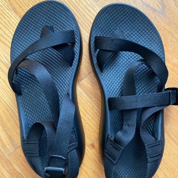 Mens Black Chacos Size 9